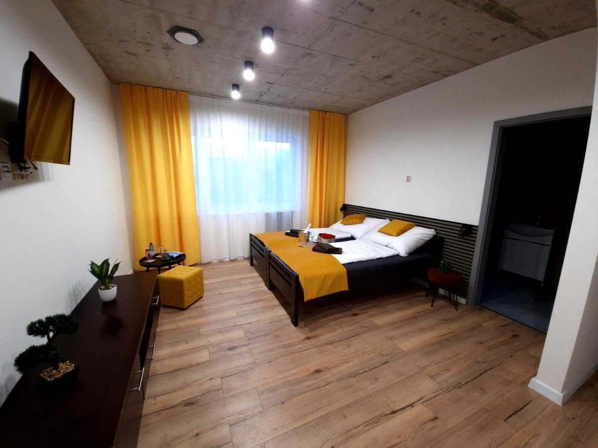 Bird House Hotel Prešov Екстериор снимка