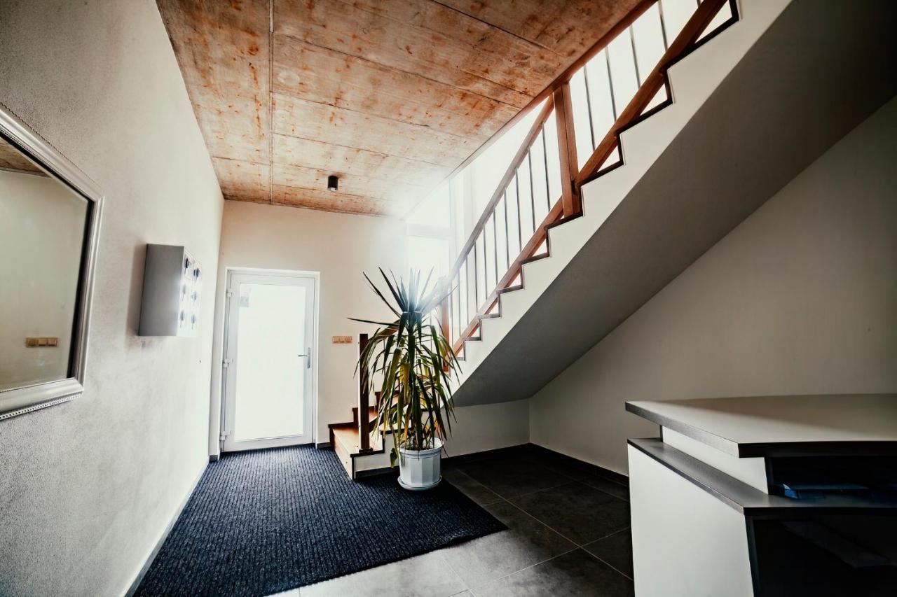 Bird House Hotel Prešov Екстериор снимка
