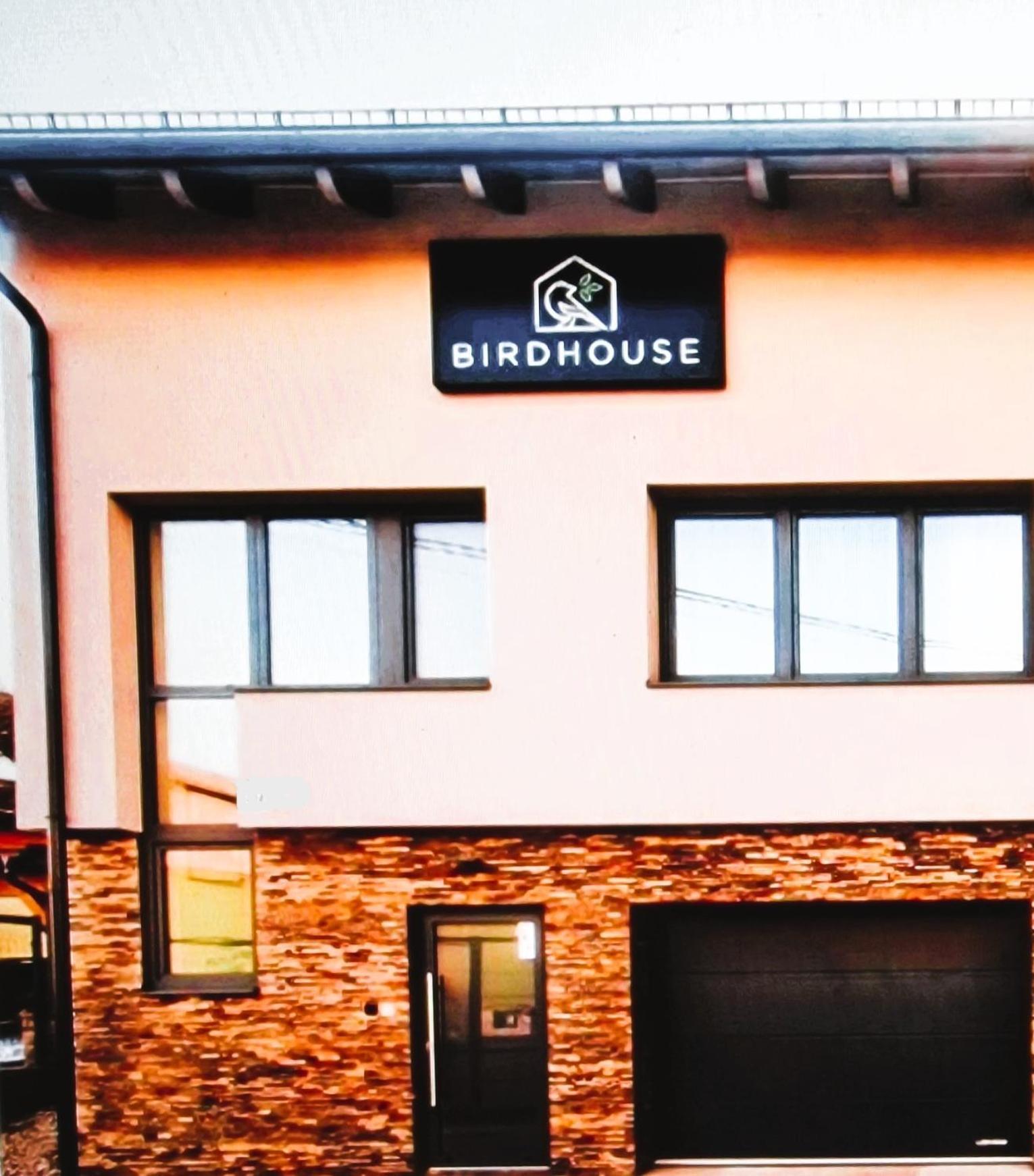 Bird House Hotel Prešov Екстериор снимка